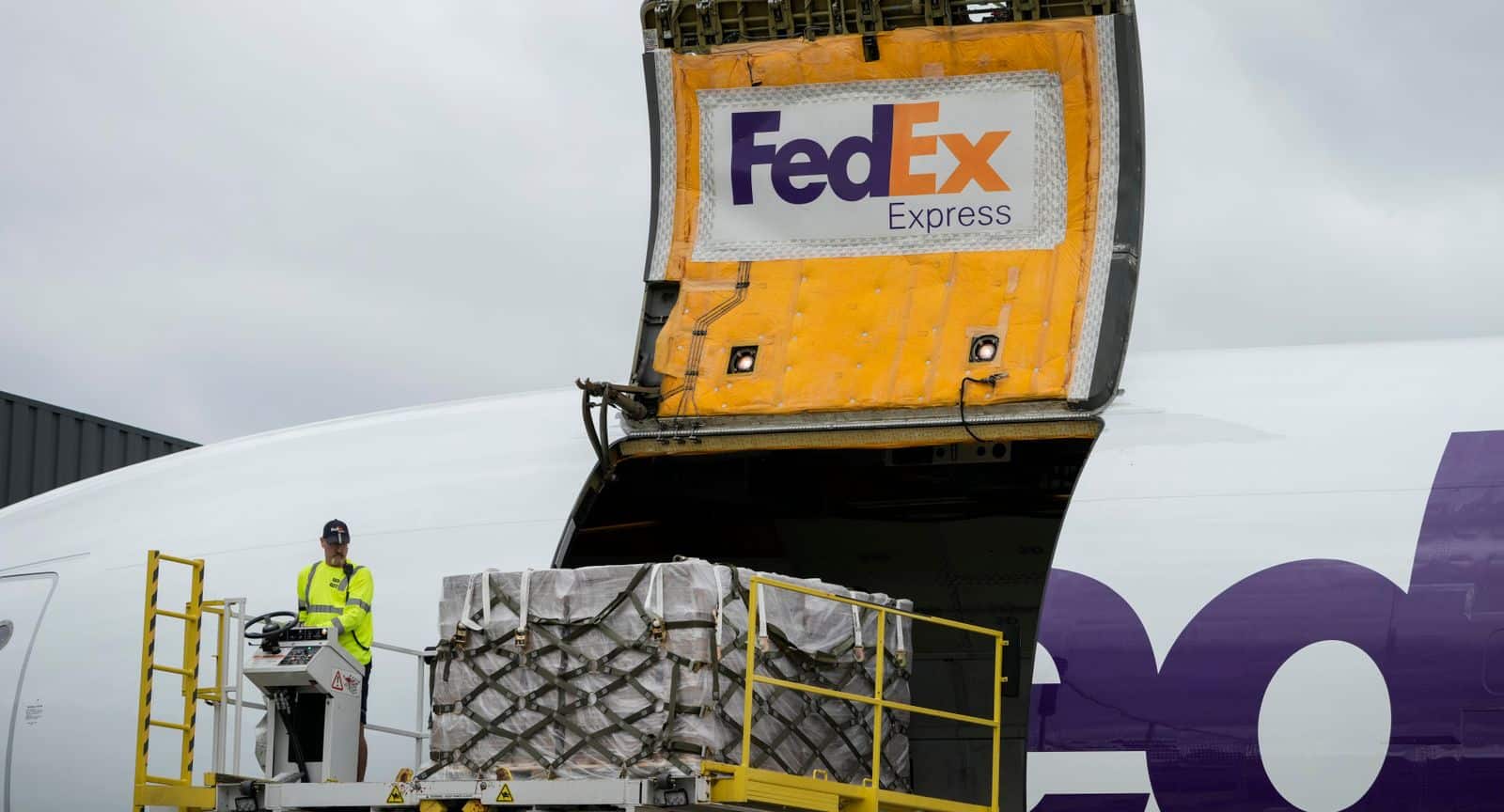 FedEx expects plummeting demand to pressure per-package revenue - Kaizen  Shipping